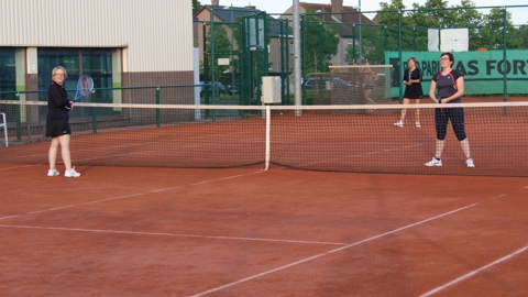 TCZ'ers Meet Start To Tennissers 2019 W (14)